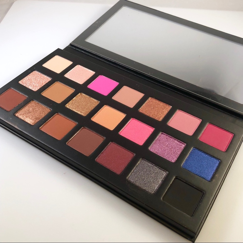 NWT Kylie Cosmetics Sipping Pretty Palette